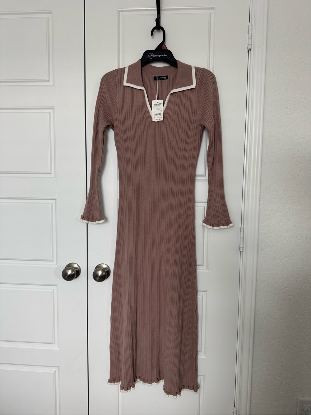 Pretty Garden Ribbed V-Neck Long Sleeve Dress in Dusty Mauve